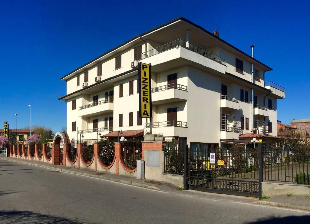 Hotel Certosa Чертоза-ди-Павия Экстерьер фото
