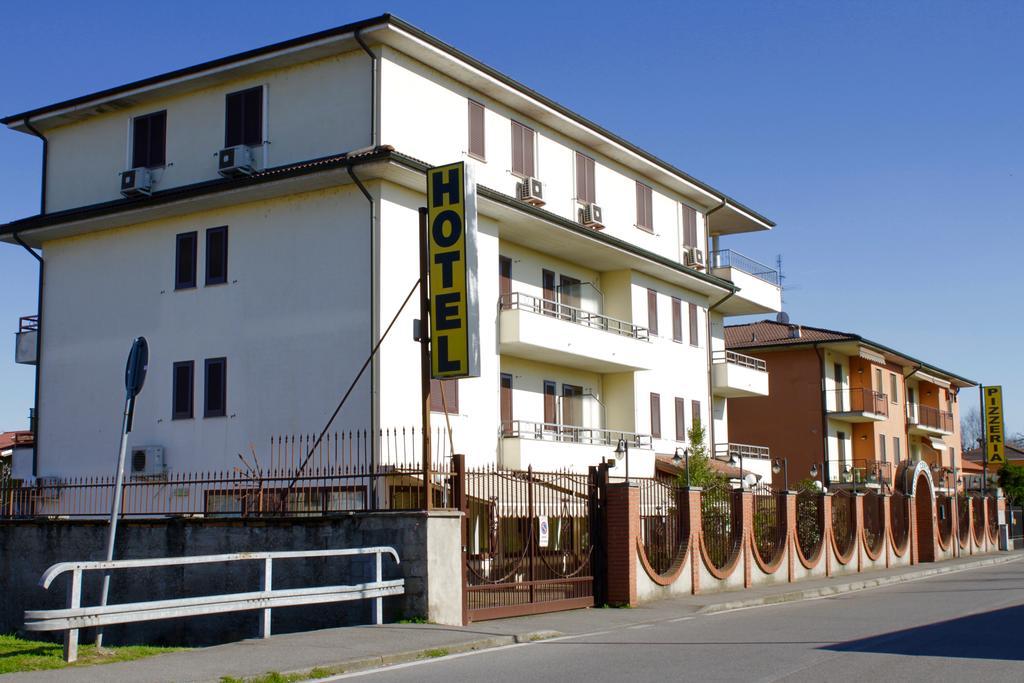 Hotel Certosa Чертоза-ди-Павия Экстерьер фото
