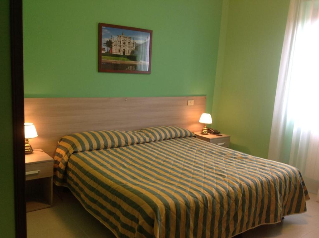 Hotel Certosa Чертоза-ди-Павия Экстерьер фото