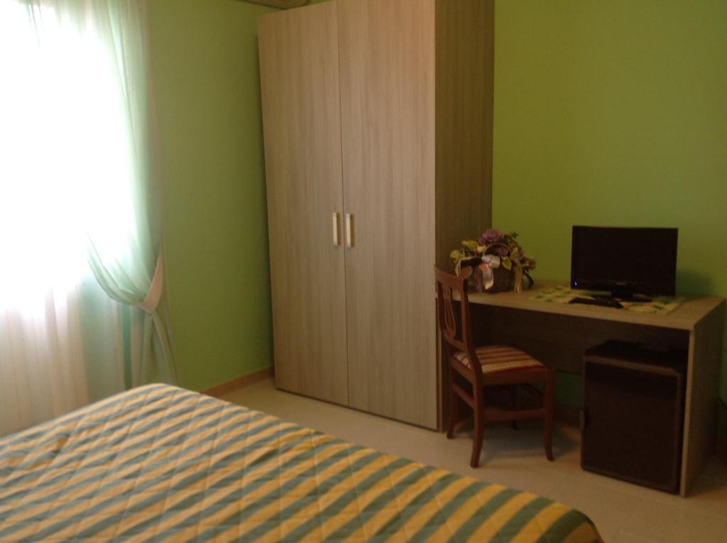 Hotel Certosa Чертоза-ди-Павия Экстерьер фото