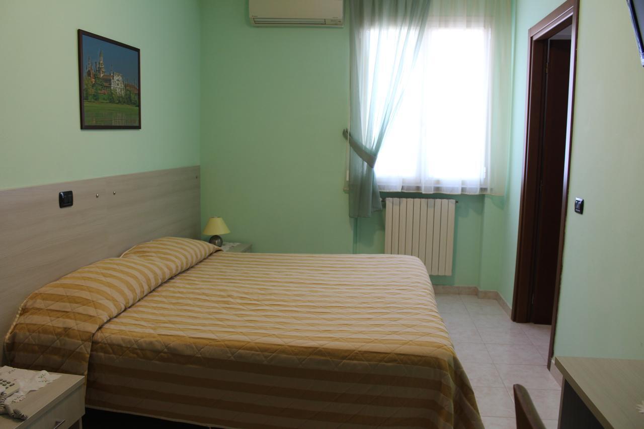 Hotel Certosa Чертоза-ди-Павия Экстерьер фото